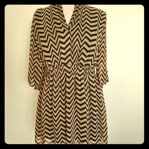 Zig zag style cinched waist dress with sleeves